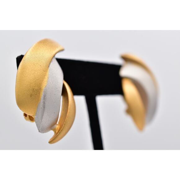 Lee Wolfe Vintage Clip On Earrings Brushed Gold Silver Satin Chunky Signed BinAV - Picture 4 of 12